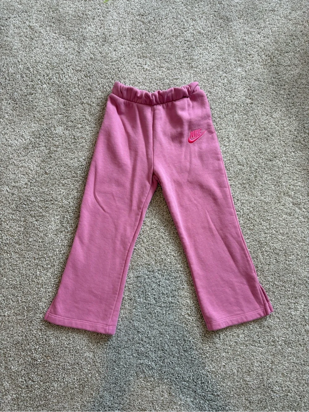 Nike Pink Hoodie & Sweatpants Set Size 5 Girls - Picture 3 of 3